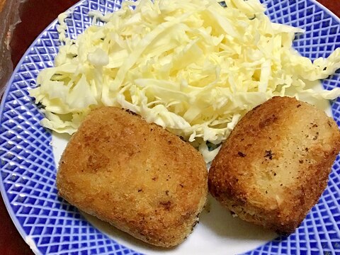 味噌バターコーンのポテトコロッケ。